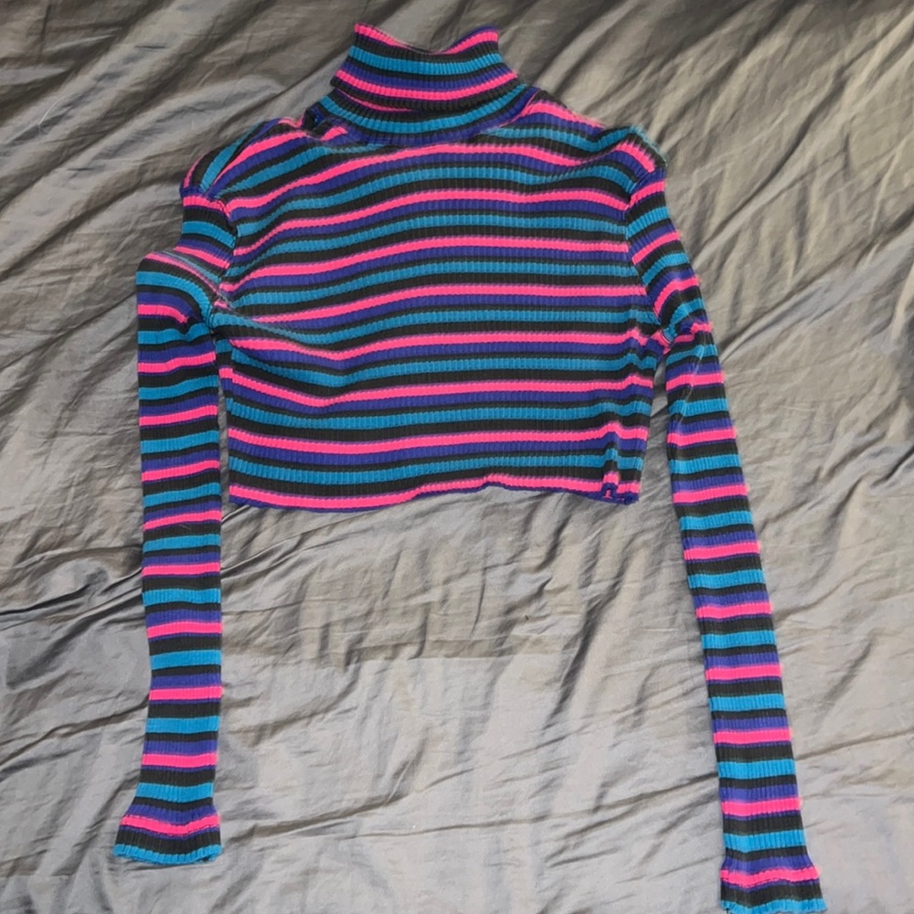 Striped/ribbed turtle neck cropped long sleeve